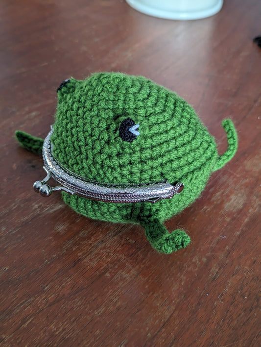 Froggy Clasp Pouch