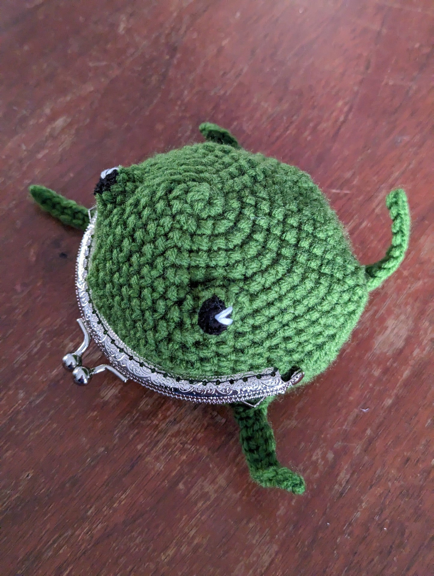 Froggy Clasp Pouch